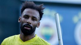 Fenerbahçe'de Nazım Sangare ile yollar ayrıldı