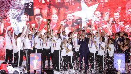 'Filenin Sultanları' Avrupa şampiyonluğunu vatandaşlarla kutladı