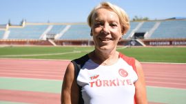 Kadın master atlet Ayşe Babür rekorlarını 2024'te geliştirme peşinde