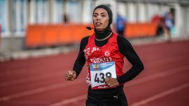 Milli atletten Paris 2024'te Fransız sporcular için başörtüsü yasağı kararına tepki