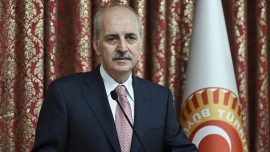 TBMM Başkanı Kurtulmuş, milli güreşçi Ali Cengiz'i kutladı
