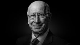 Manchester United'in efsane futbolcusu Bobby Charlton vefat etti