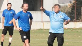 Menemen FK Teknik Direktörü Yılmaz Vural "asker ocağı"na döndü