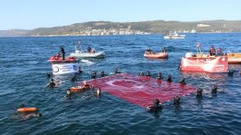 Milli sporcu Birgül Erken'den Cumhuriyet'in 100. yılında 100 metrelik dalış