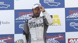 Otomobil sporcusu Vedat Ali Dalokay İtalya'da şampiyon oldu
