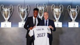 Real Madrid Vinicius Junior'ın sözleşmesini uzattı