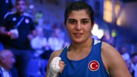 Türkiye'nin olimpiyatlardaki ilk ve tek altın madalyalı boksörü: Busenaz Sürmeneli
