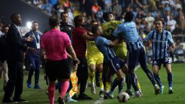 Fenerbahçe'den "Sokak kavgası mı, futbol maçı mı?" paylaşımı
