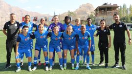 Hakkari'nin kadın futbol takımı yeni yüzleriyle sahada