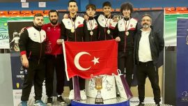 Yıldız eskrimciler Sofya'da 2 madalya daha kazandı