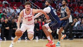 Alperen Şengün, "double-double" ile Rockets'a galibiyeti getirdi