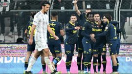 Fenerbahçe Beşiktaş'ı 7 maç sonra mağlup etti
