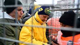 Fenerbahçeli taraftarlar Dolmabahçe'de