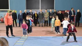 Trabzon'da ilkokul öğrencileri beden eğitimi dersini spor salonlarında yapacak