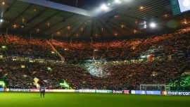 Celtic taraftarları Filistin bayrağını Avrupa'da dalgalandırıyor