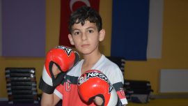 Depremzede kick boksçu Zekeriya Hamza'nın hedefi Avrupa şampiyonluğu
