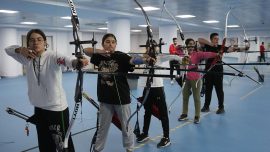 Elazığ'da sporcular Mete Gazoz gibi şampiyon olmanın hedefiyle yay çekiyor