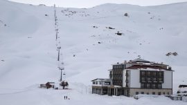 Hakkari'deki Merga Bütan Kayak Merkezi misafirlerini ağırlamaya başladı