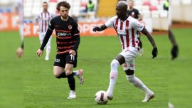 Sivasspor Gaziantep FK'yı ağırlıyor