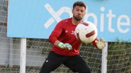 Sivasspor'da Ali Şaşal Vural eldivenini hiç çıkarmadı