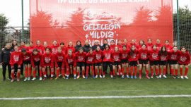 "TFF Ülker Geleceğin Yıldız Kızları" kampı Riva'da sürüyor