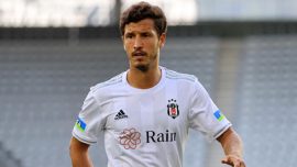 Beşiktaş'ta Salih Uçan sakatlığına rağmen oynadı