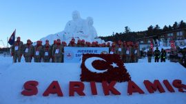 Sarıkamış şehitleri anısına, "Kardan Heykeller Sergisi"